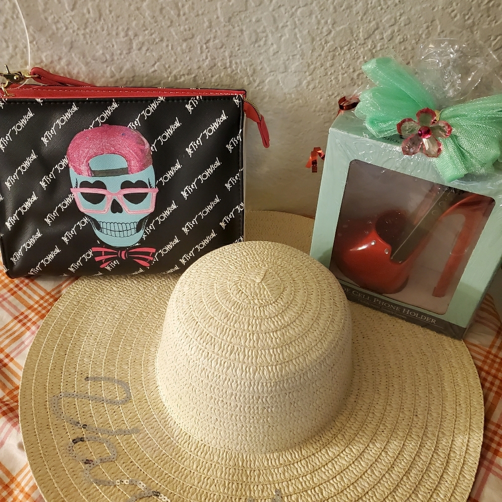 Hat purse phone shoe